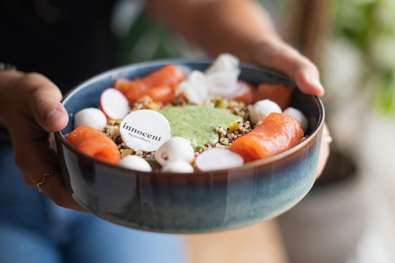 5_Quinoa-Zalm-Salade_Perspectief_Foodbart_Restaurant_Deinze-Kortrijk